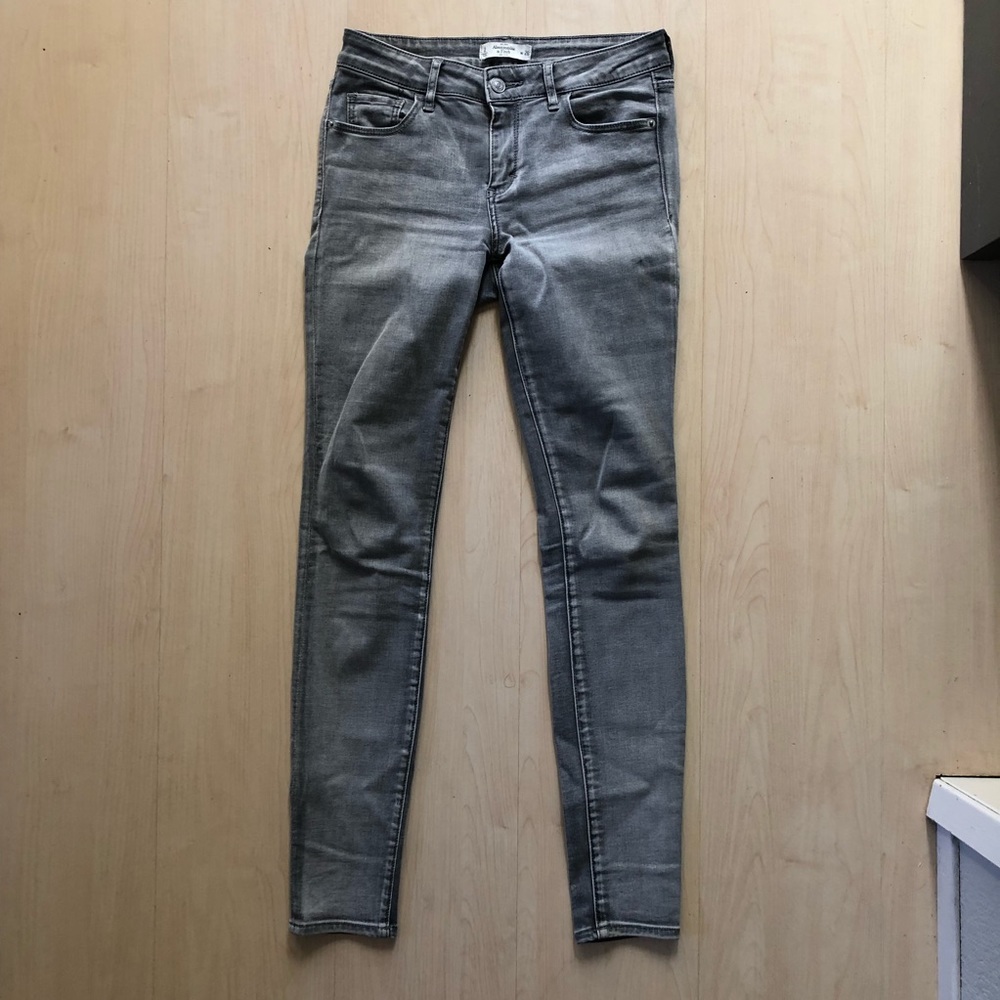 Abercrombie & Fitch gray stretch skinny jeans